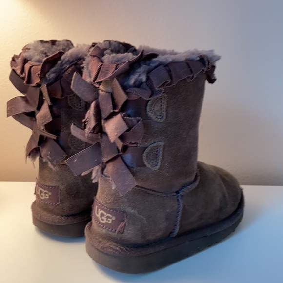 Toddler UGG Bailey Bow Gray boots size 9 - Picture 3 of 7